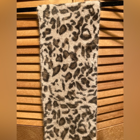 Derhy Leopard Print Angora Scarf - Picture 12 of 16
